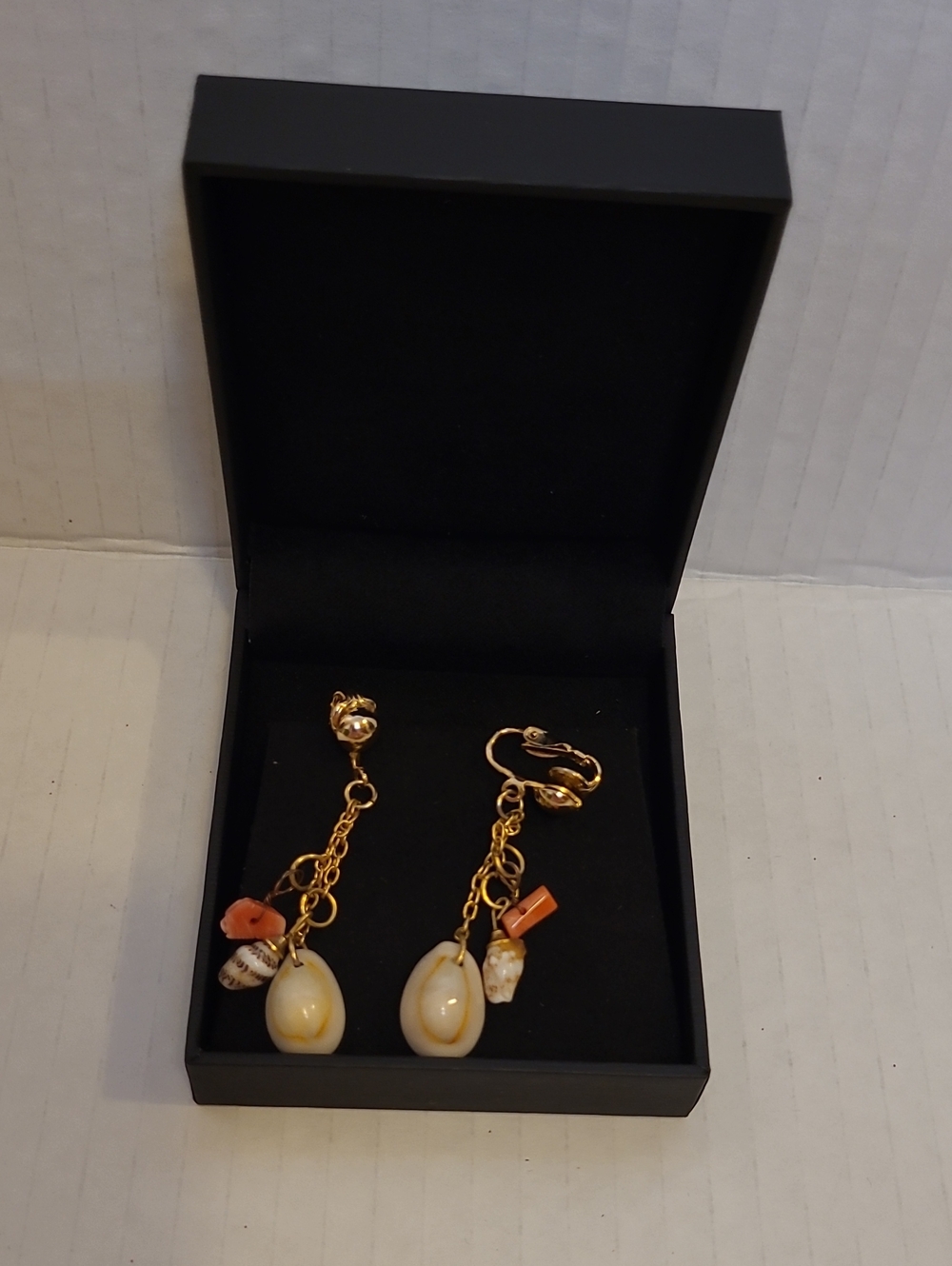 Vintage Gold-Tone Shell & Coral Drop Clip Earrings